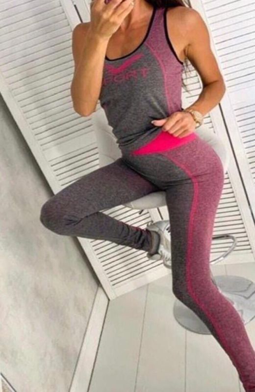Sports suit (T-shirt and leggings)